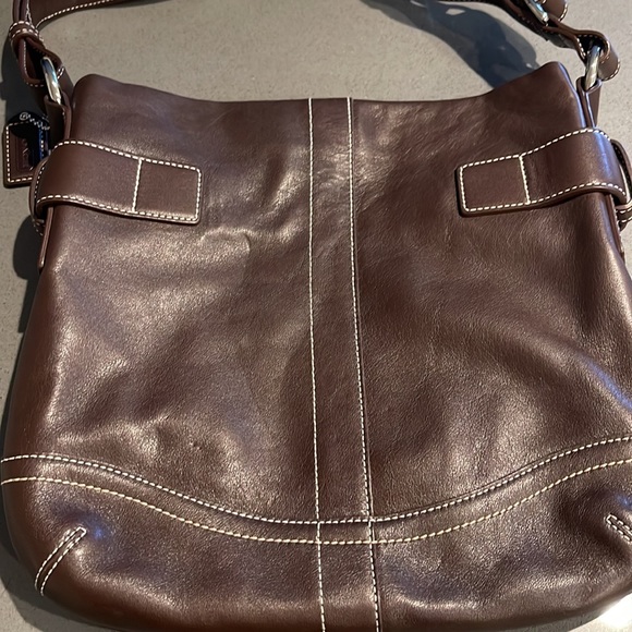 Chocolate leather coach shoulder bag - Picture 5 of 5